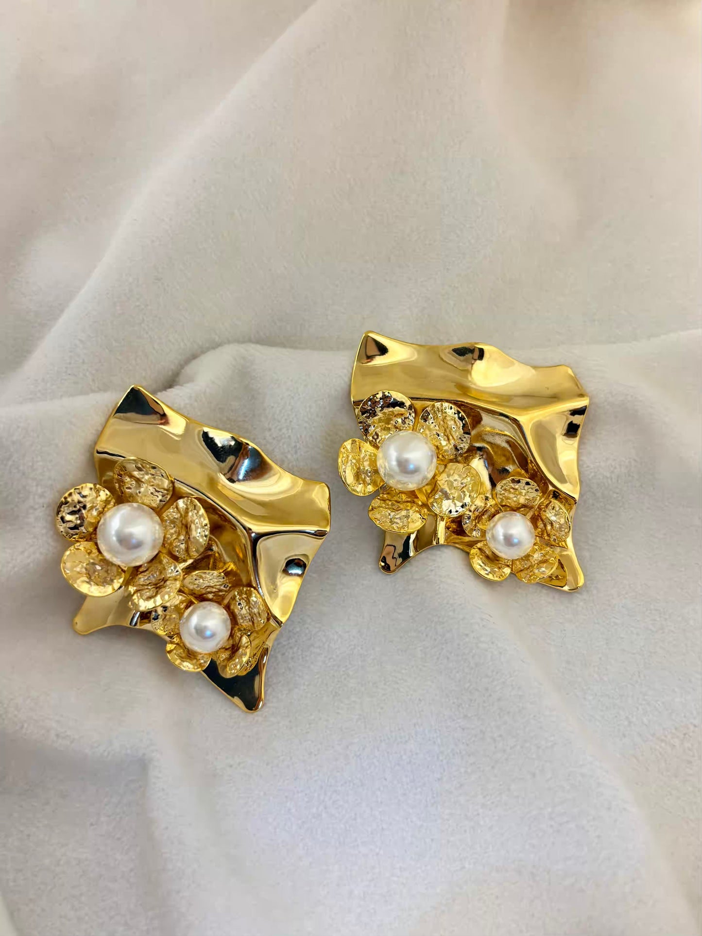 Flower Pearl Diamond Earrings Studs - Gold Plated