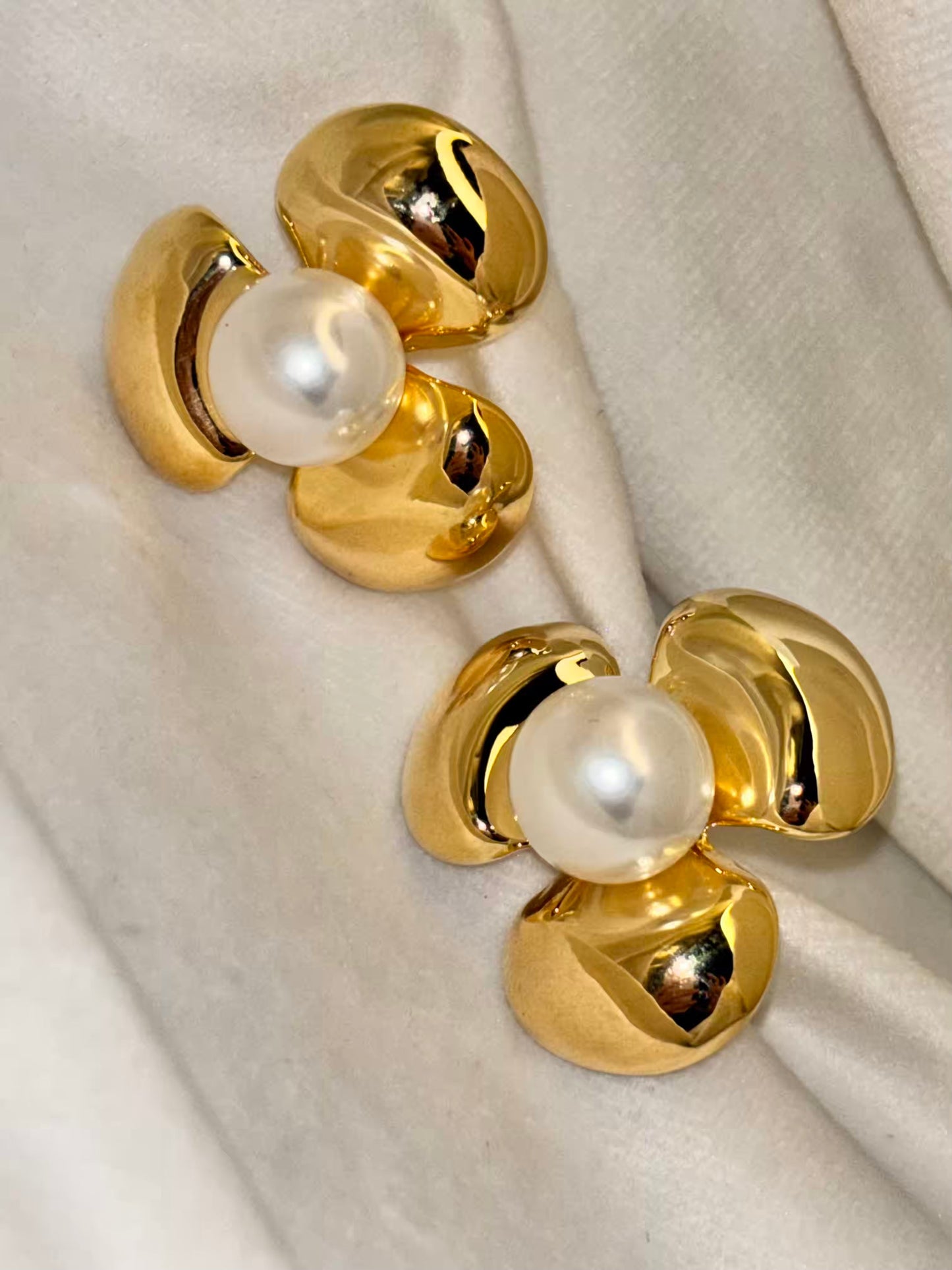 Pearl Gold Petals Earrings - Gold Plated