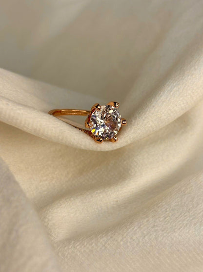 Round V Solitaire Ring( Rose Gold )Adjustable