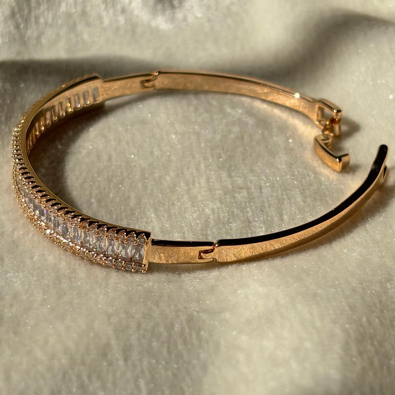 Loaded Diamonds Bracelet Tennis Bangle - 18k Gold Plated