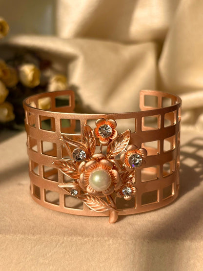 Demeter’s Pearly Flower Bracelet Bangle -  Rose Gold