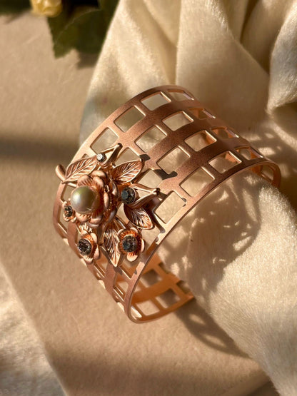 Demeter’s Pearly Flower Bracelet Bangle -  Rose Gold