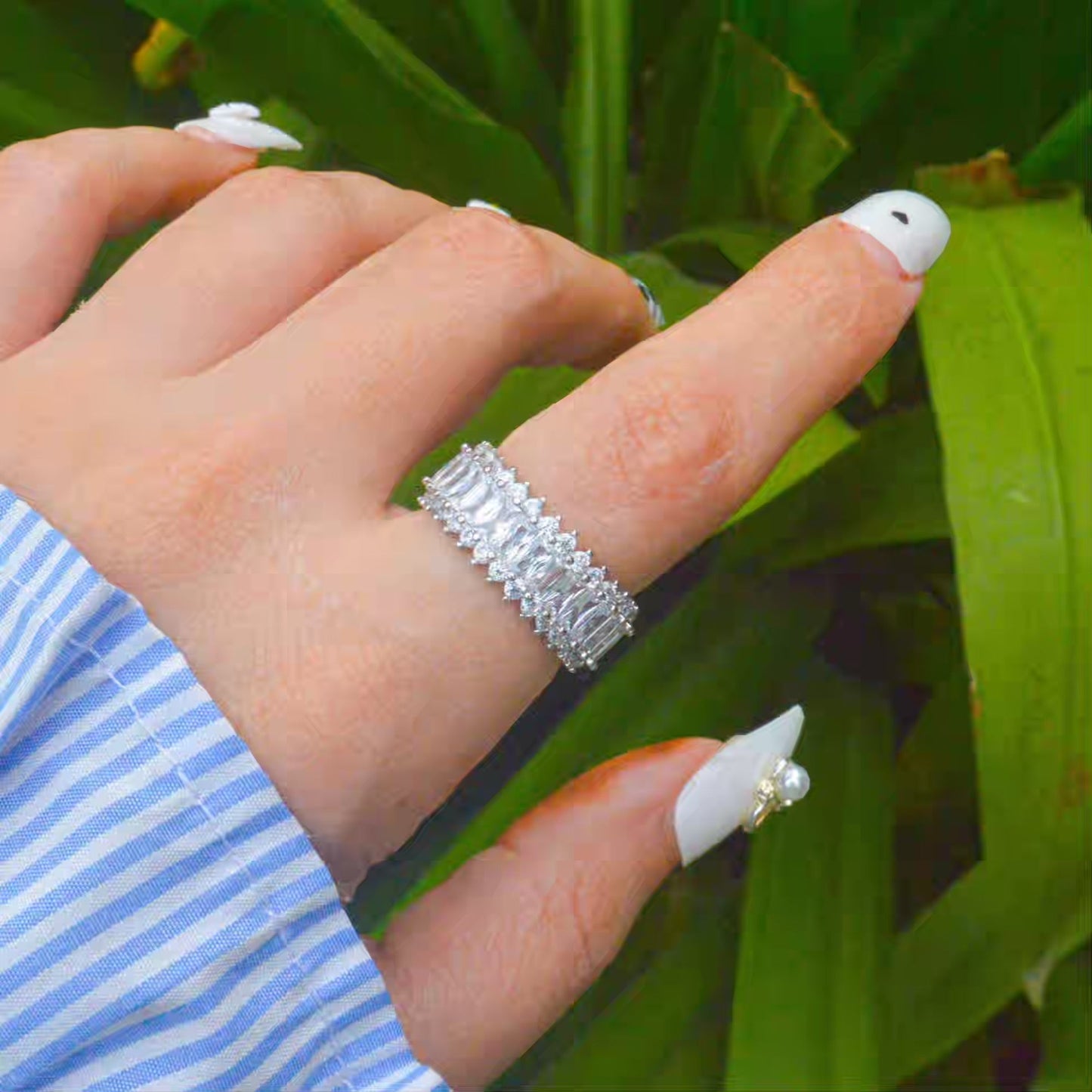 Princess Stones Infinity Band Ring - Silver