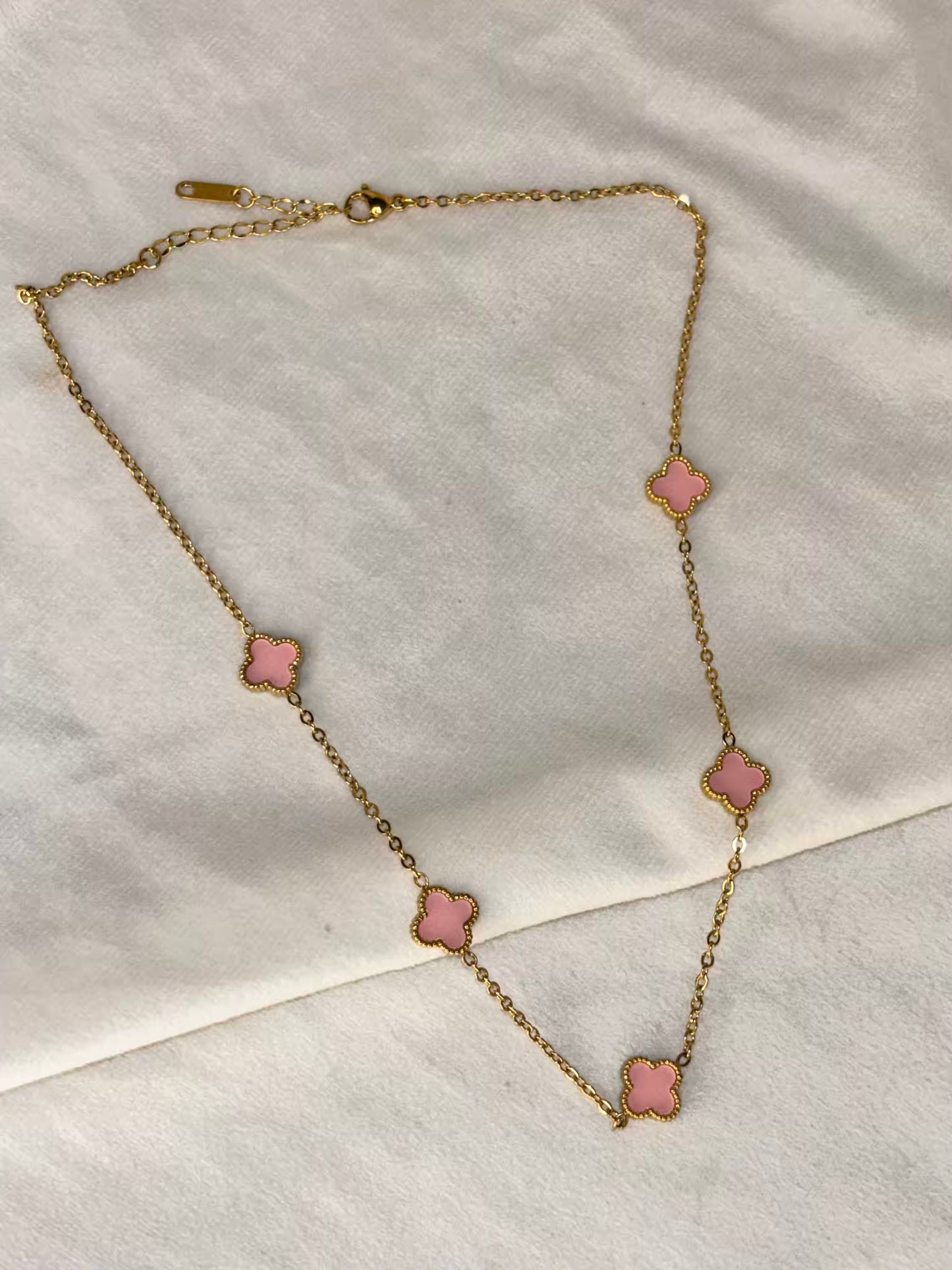 Baby Pink 5 Clover Necklace - Gold Plated