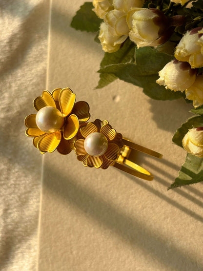 Ariana Real Bloomy Pearls Bracelet Bangle - Gold