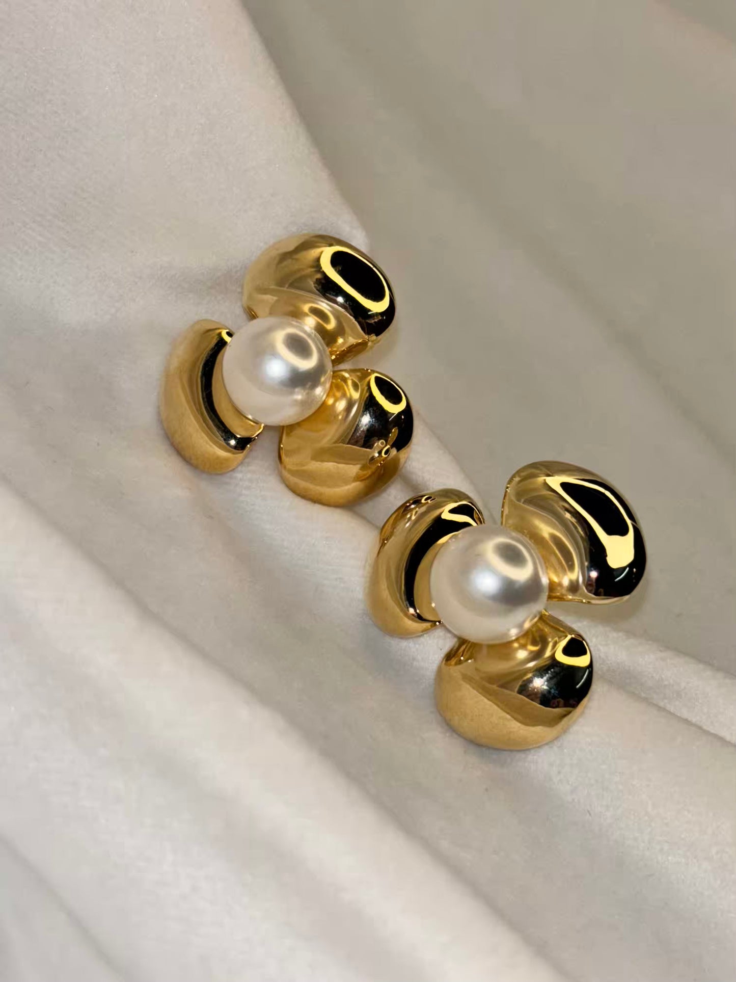 Pearl Gold Petals Earrings - Gold Plated