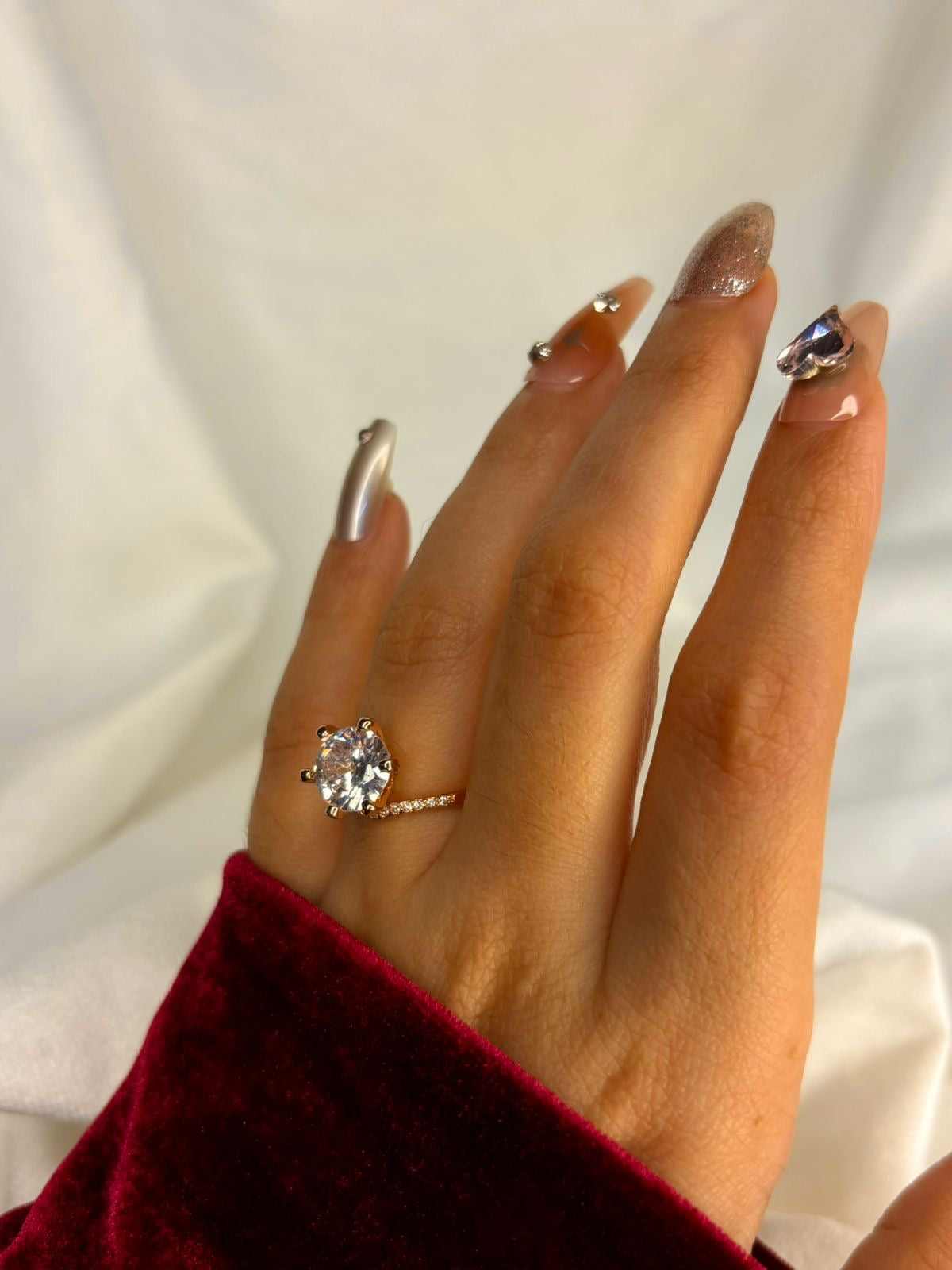 Round V Solitaire Ring( Rose Gold )Adjustable