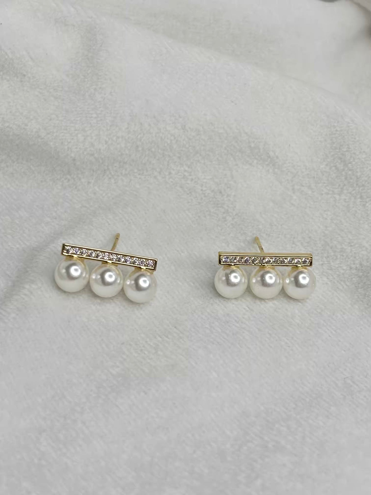 Linear Small Pearls Basic Earrings Studs - Silver Plated