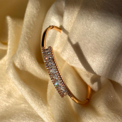 Solitaire Diamonds Bracelet 18k Gold Plated Bangle