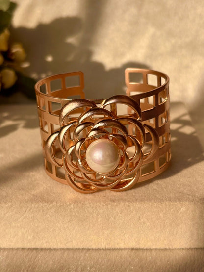 Demeter Rosy Pearl Bracelet Bangle - Rose Gold