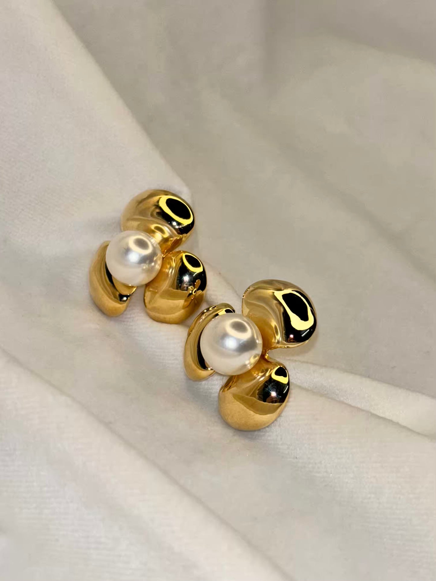 Pearl Gold Petals Earrings - Gold Plated