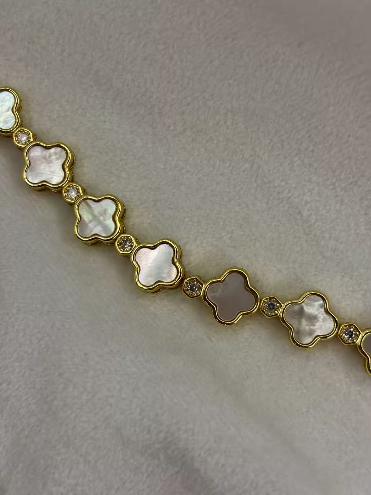 White Mother of Pearl Clover Bracelet Adjustable (2.8 Size)