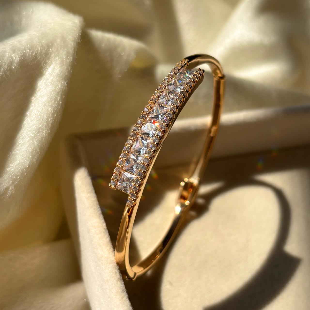 Solitaire Diamonds Bracelet 18k Gold Plated Bangle