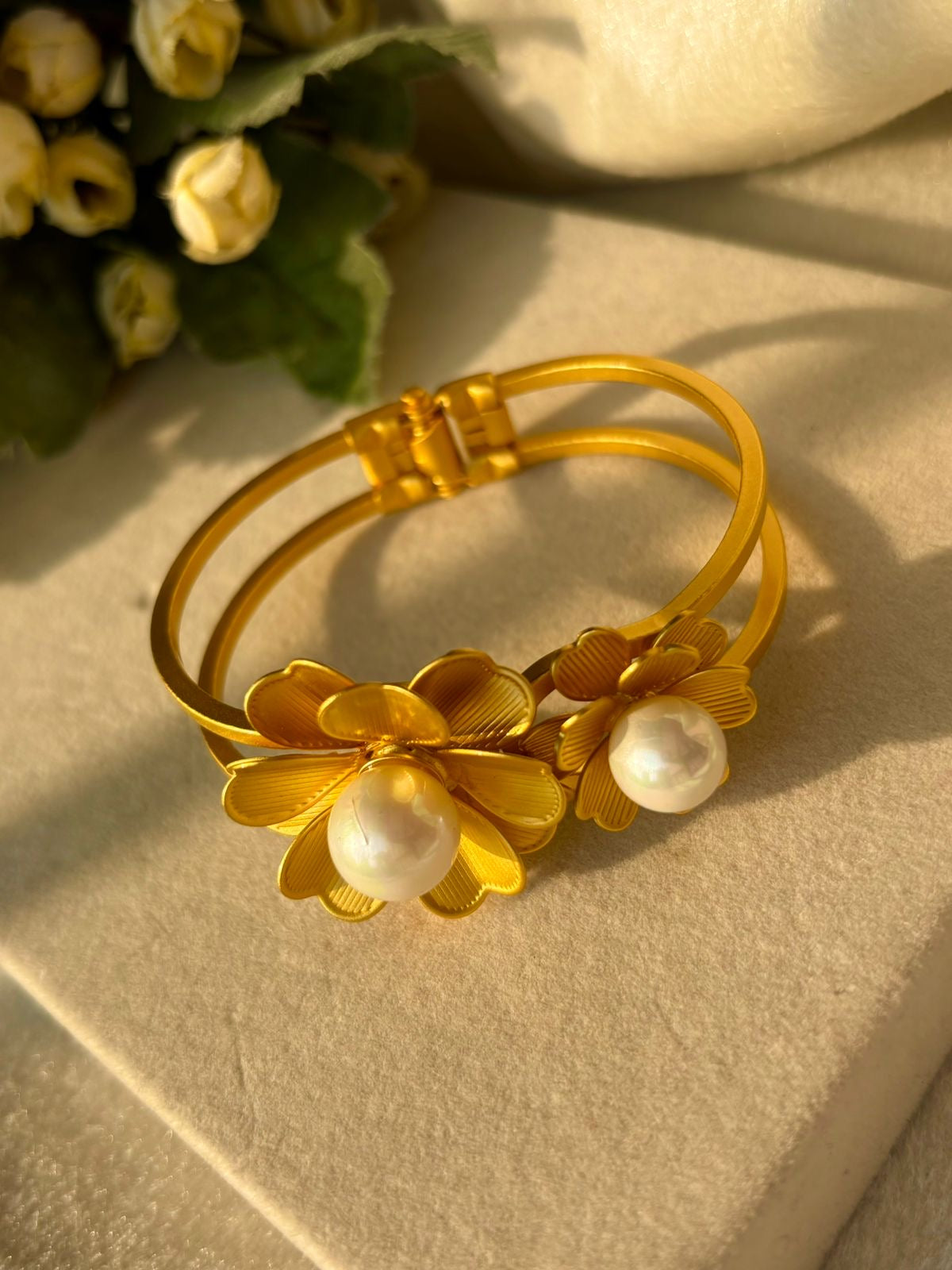 Ariana Real Bloomy Pearls Bracelet Bangle - Gold