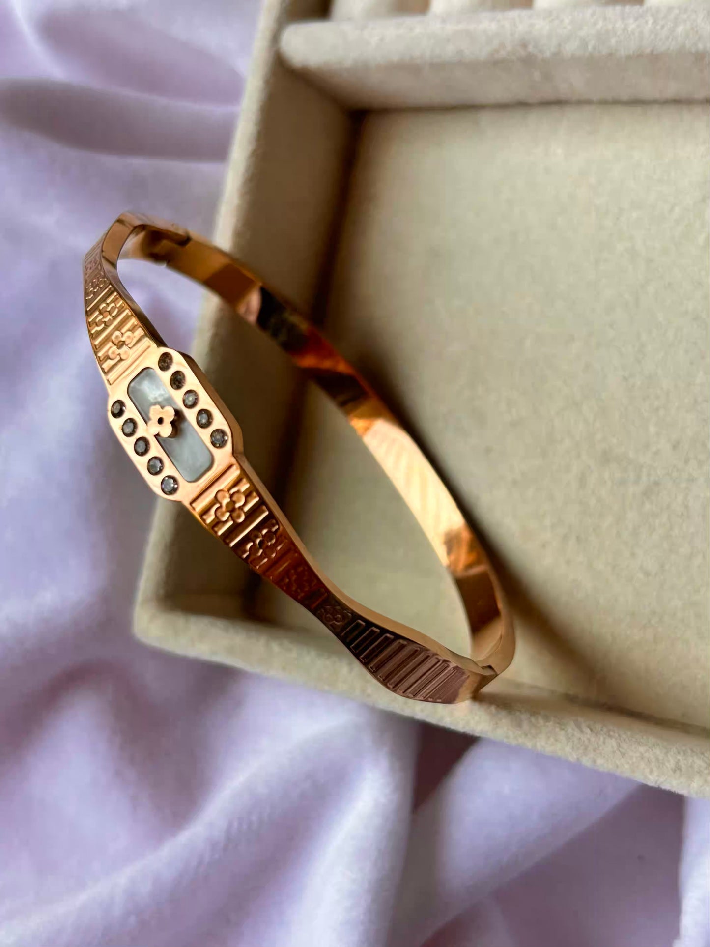 Clover Style Bracelet Bangle - Rose Gold