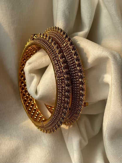 Rajwadi Stylish Bangle with Screw Opening 2.8 size