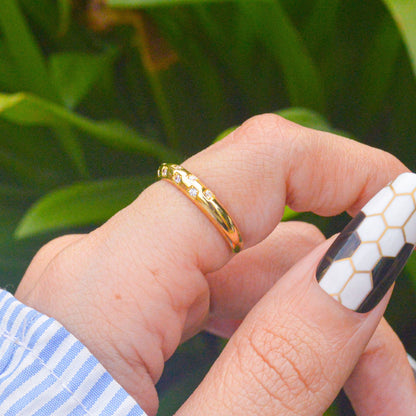 Gold Studded Stones Ring - Gold ( Adjustable )