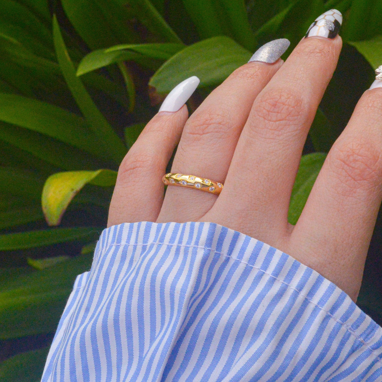 Gold Studded Stones Ring - Gold ( Adjustable )