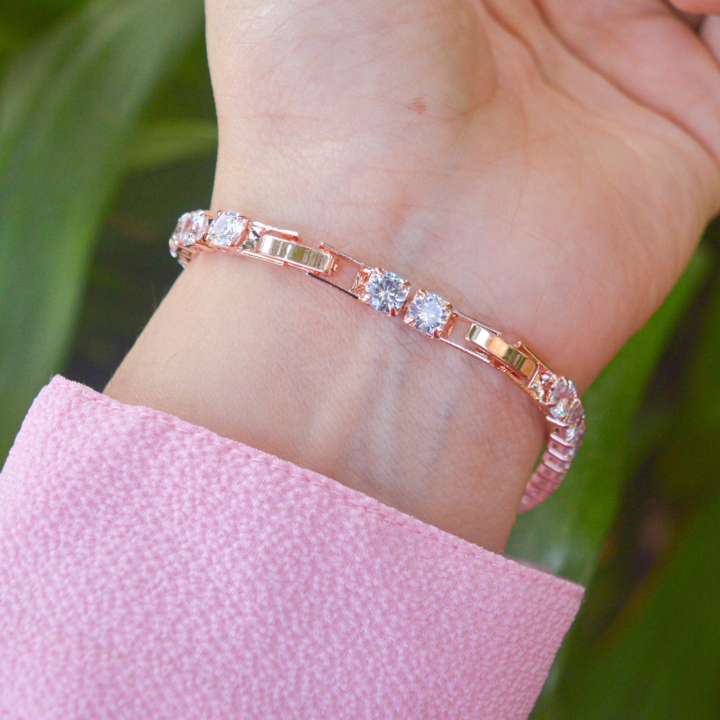 Queen Senorita Premium Solitaire Diamonds Tennis Bracelet - Rose Gold