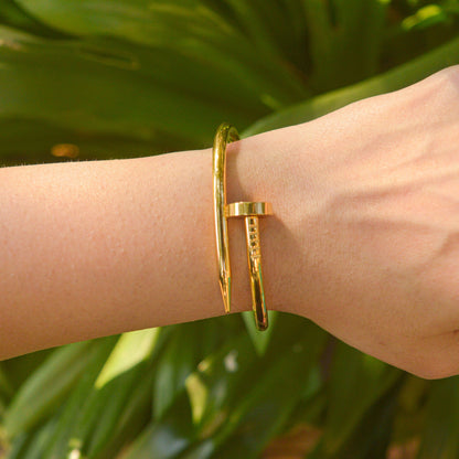 Nail Style Bangle Bracelet - Gold