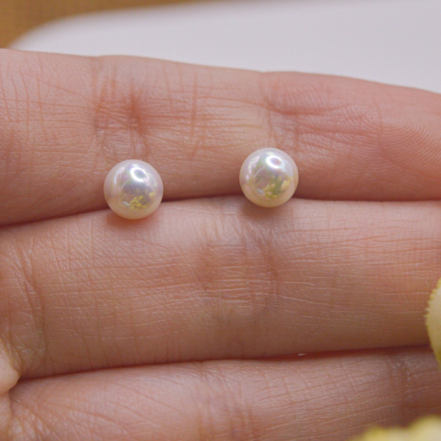 Tiny White Pearl Ear Studs Earrings - Golds