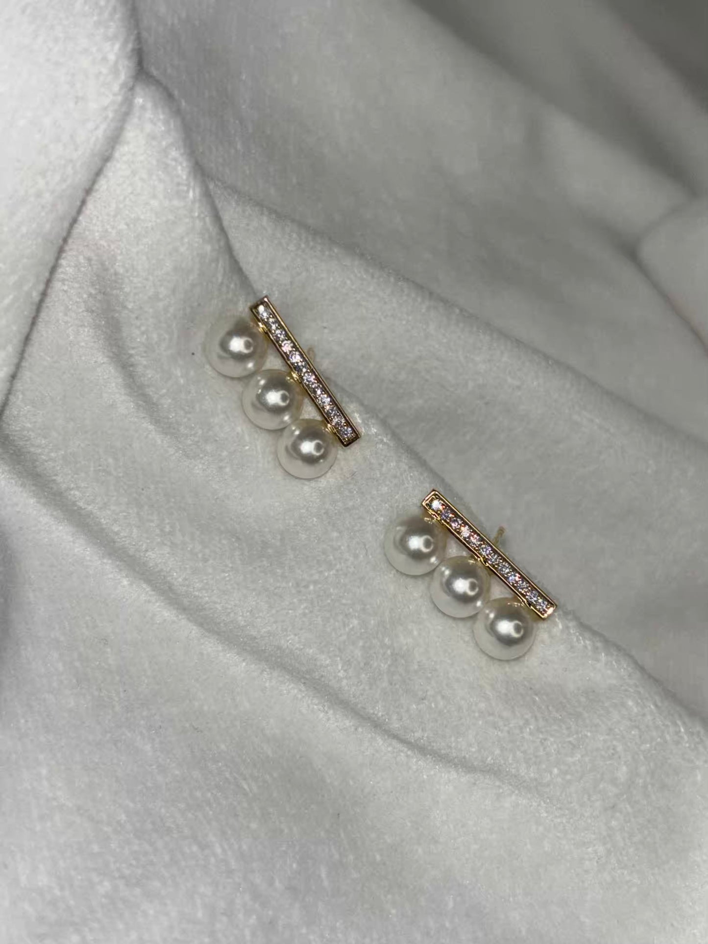 Linear Small Pearls Basic Earrings Studs - Silver Plated