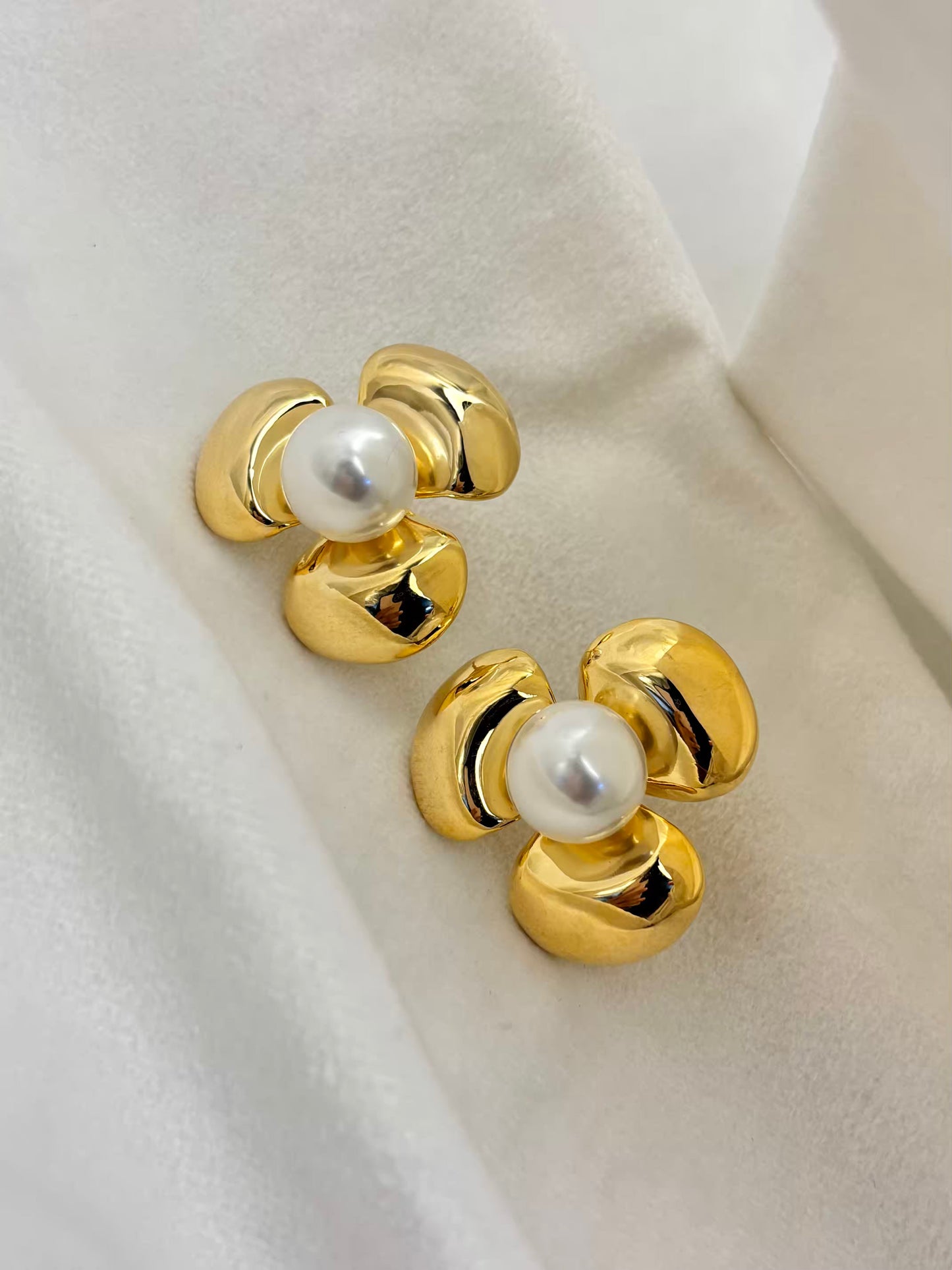 Pearl Gold Petals Earrings - Gold Plated