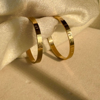 Love Hoops Earrings - Gold Plated