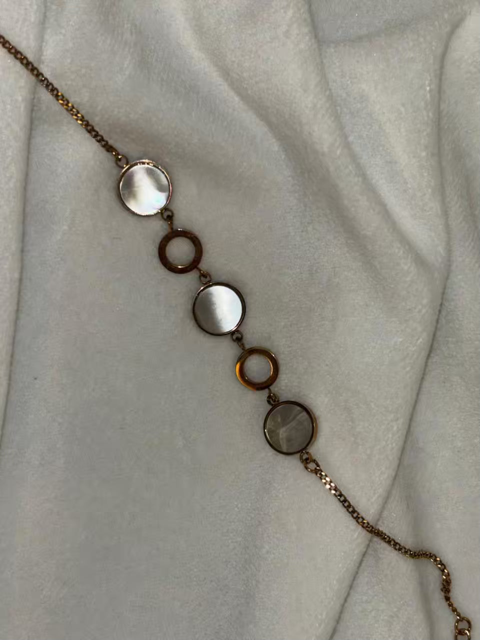 White Round Pearl Chain Bracelet ( Rose Gold )