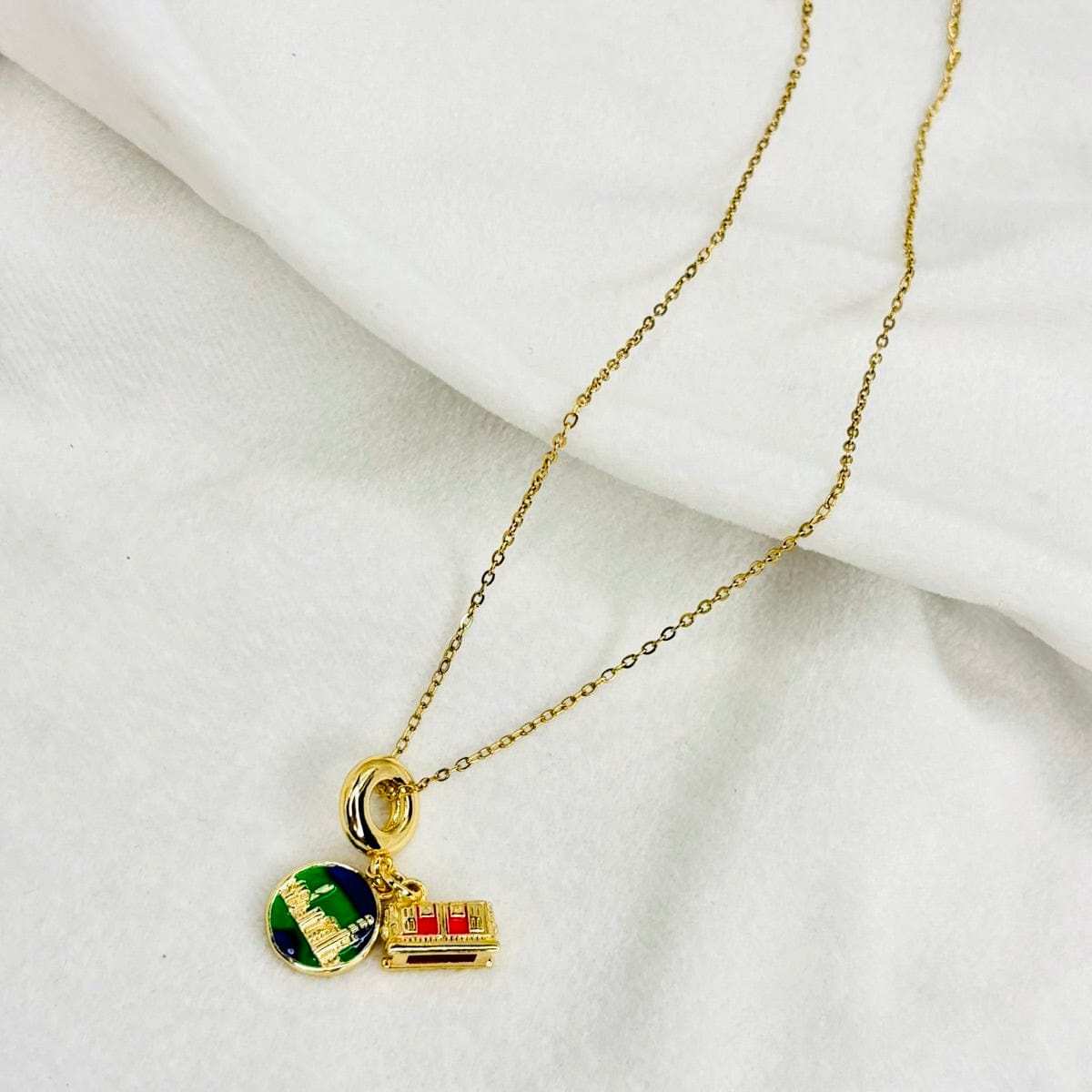 Charm pendant Necklace