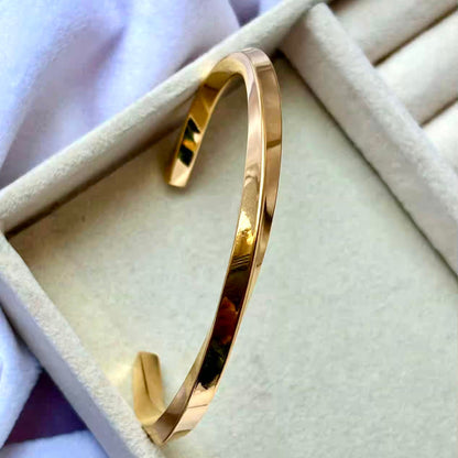 Chic Cuff Bracelet