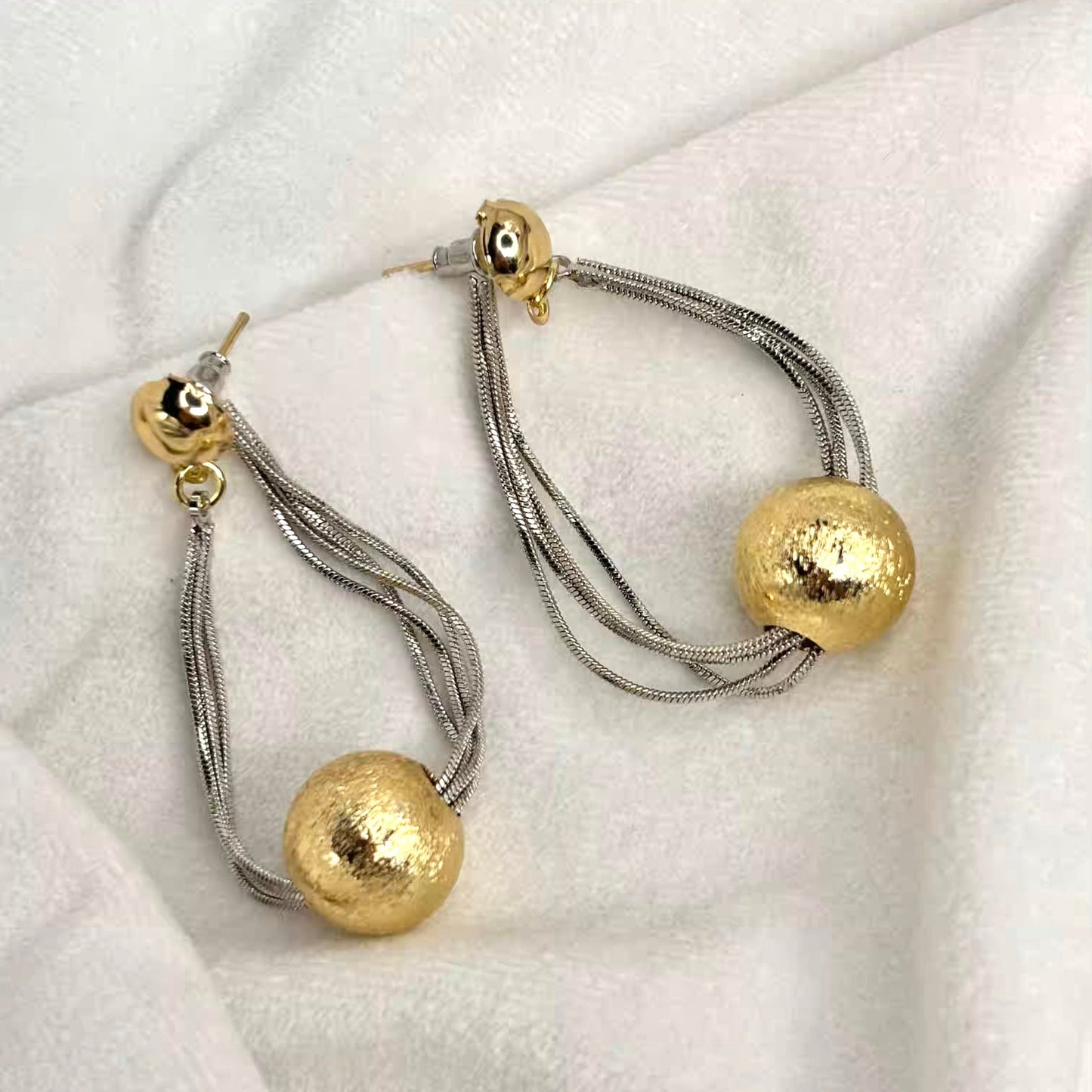 Infinity circles Earring