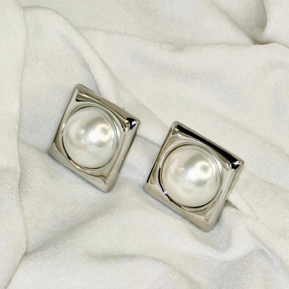 Silver Pearl studs