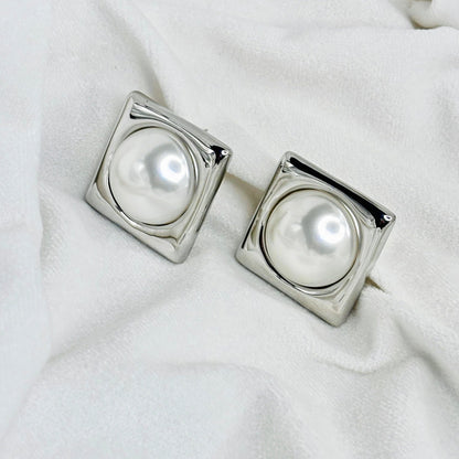 Silver Pearl studs