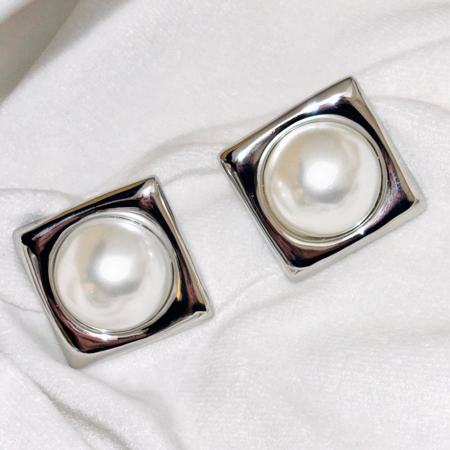 Silver Pearl studs