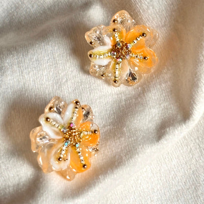 Flower Crystal Studs - Off White