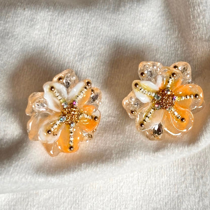 Flower Crystal Studs - Off White