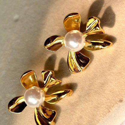 Flower Pearl Studs