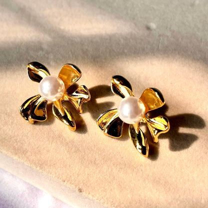 Flower Pearl Studs