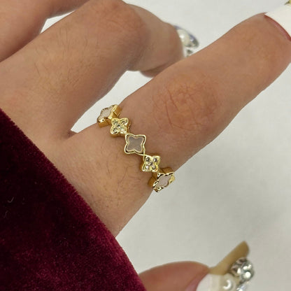 Gold Clover Band Ring